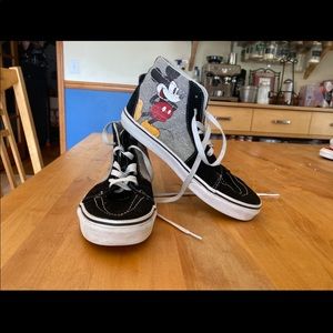 Mickey Mouse Sk8-Hi Vans